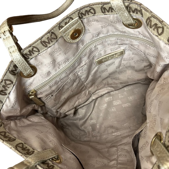 Michael Kors Bag - Picture 5 of 7